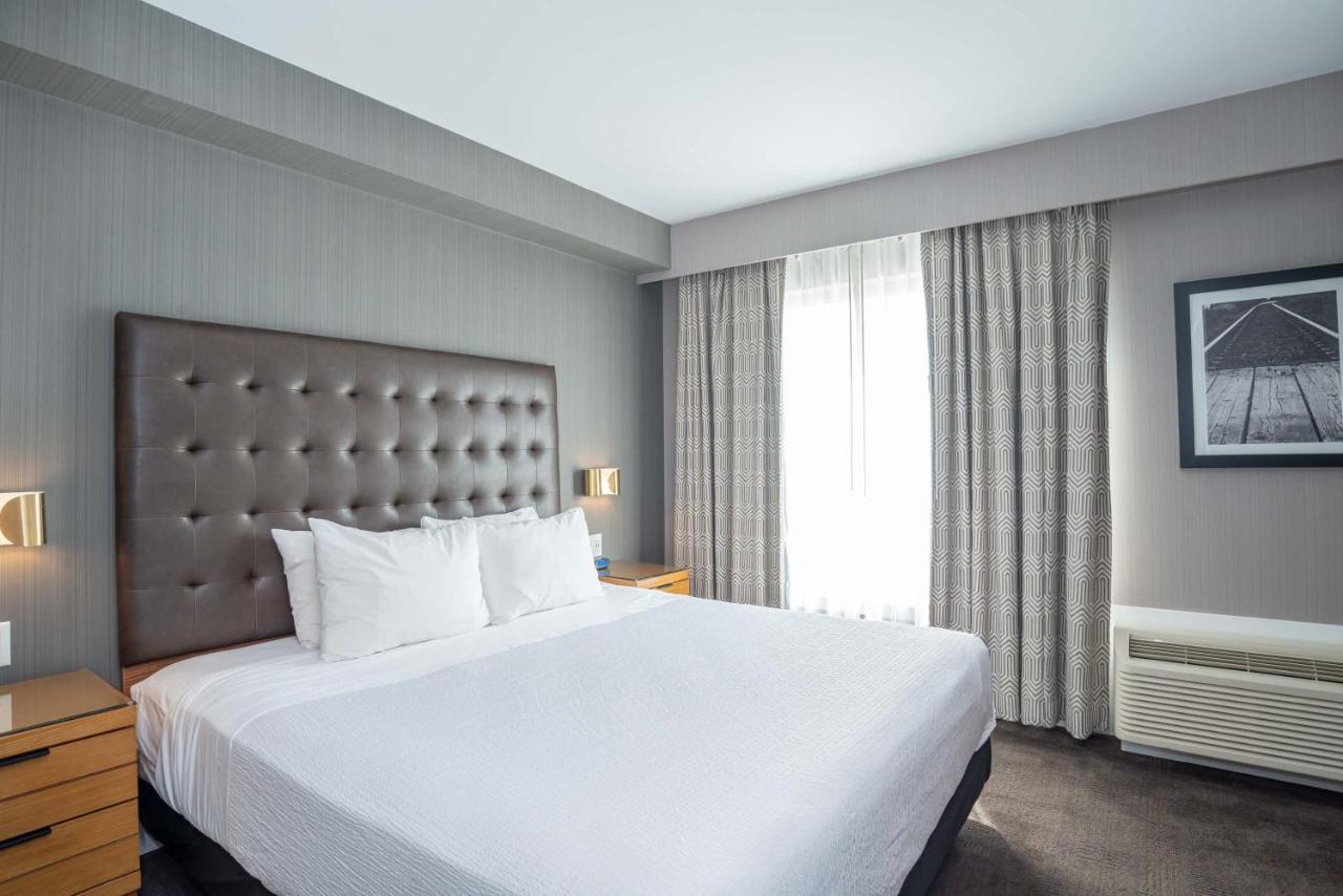 Hotel Sandman Hamilton